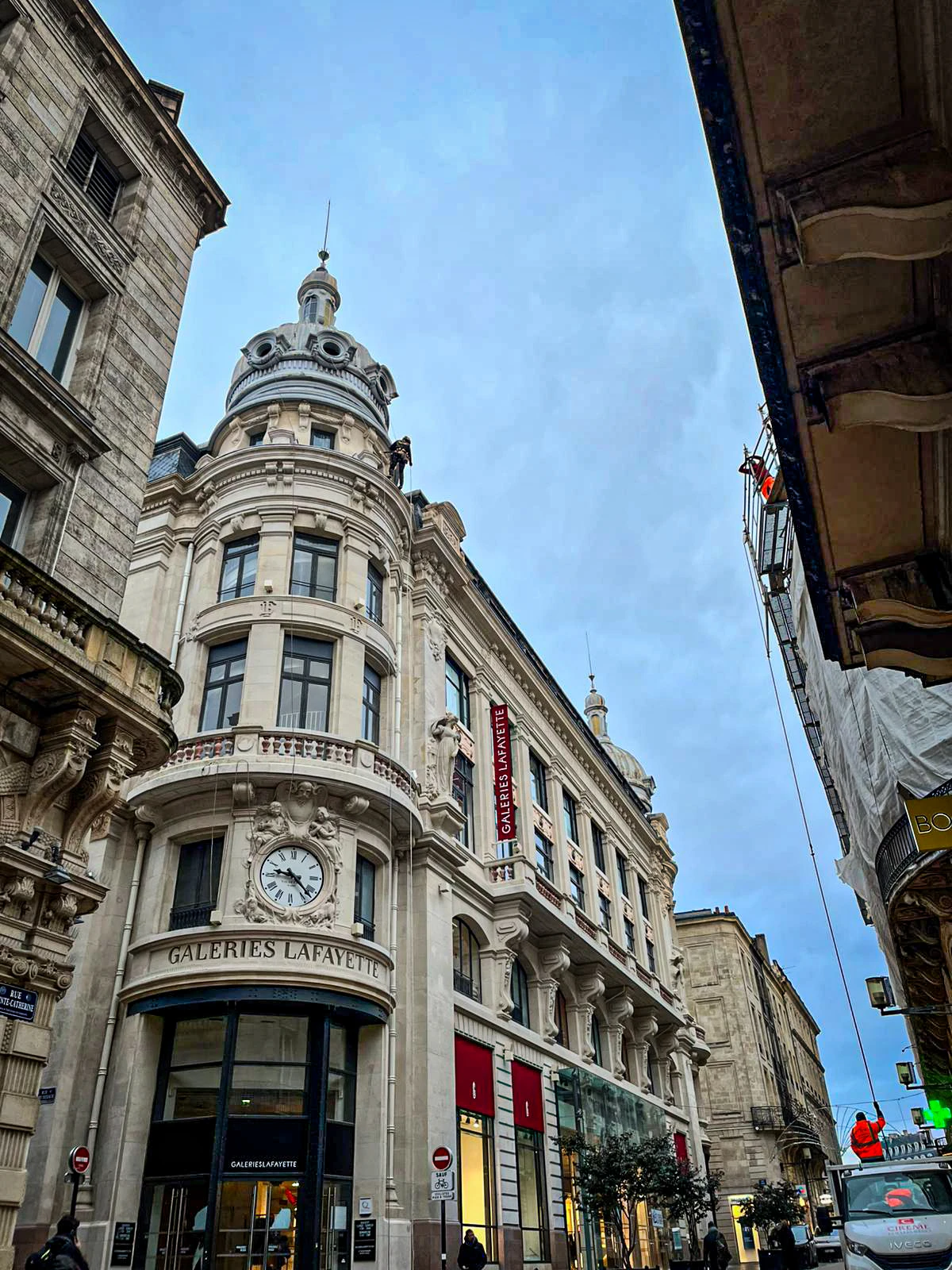 Intervention de cordistes MS Access pour à sa juste mesure chez LES ATELIERS PERRAULT à Bordeaux (bâtiment) – 3